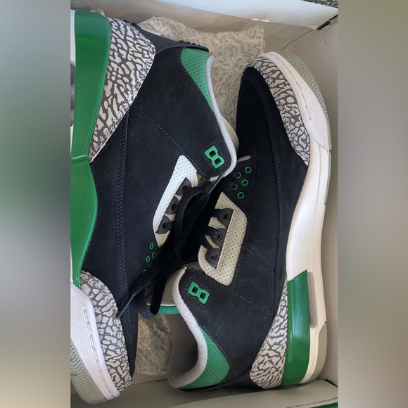 Jordan 3 Pine Green Size 12 New. Sat in my closet for months untouched. main image 5